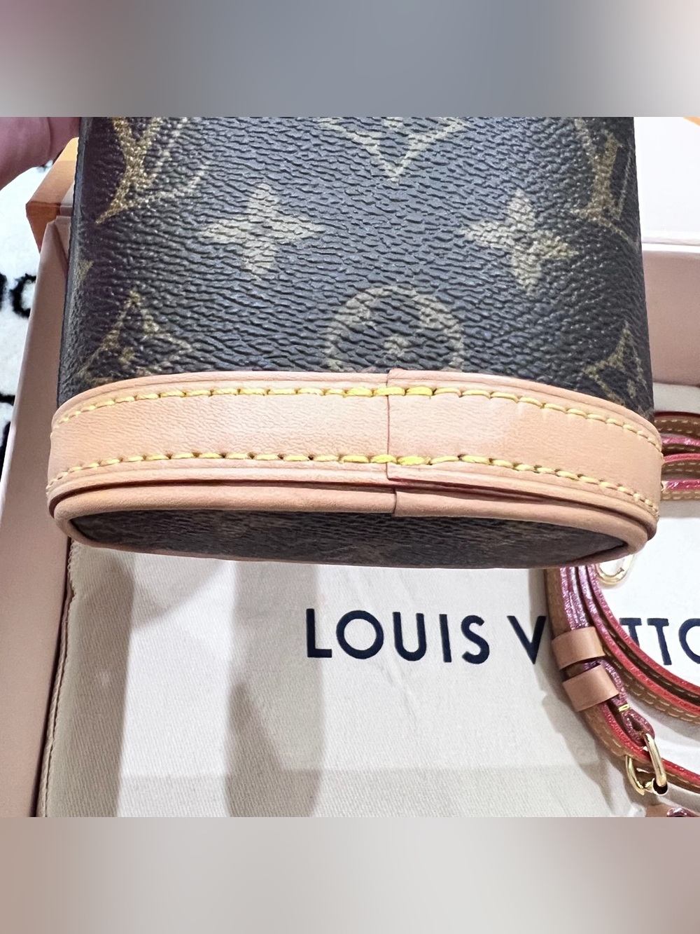 Louis Vuitton fold me pouch - Picture 8 of 16
